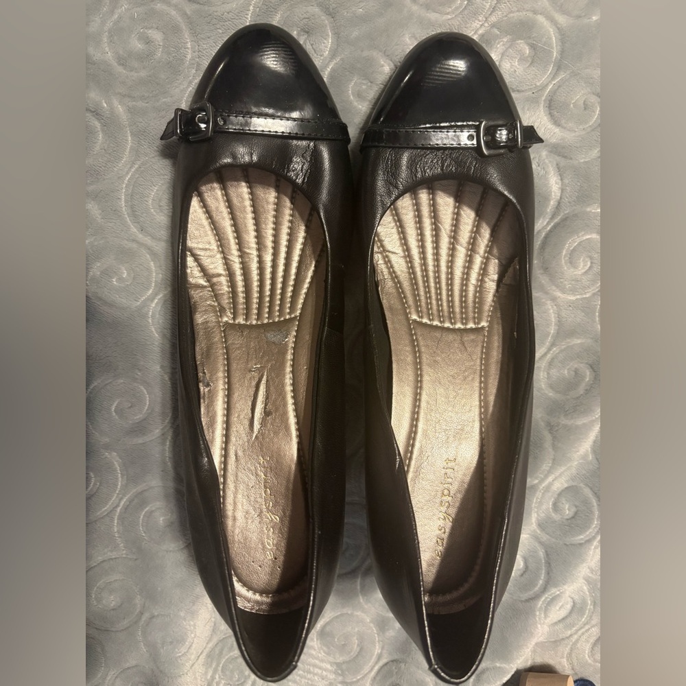 Easy Spirit Black Leather Heels with Buckle